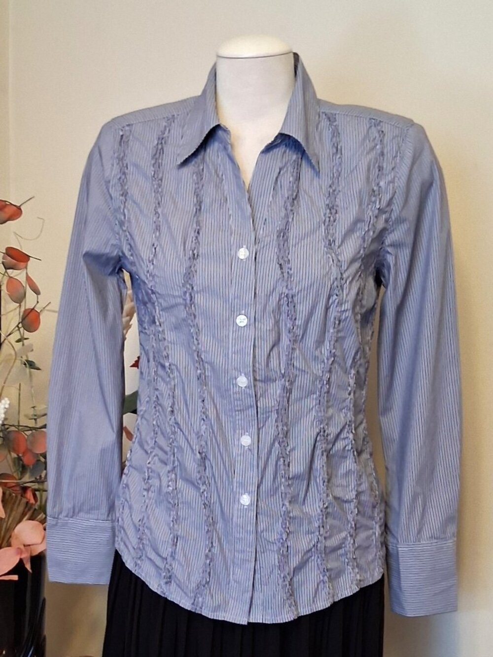 NWOT Oscar B. Women’s Luxury Button Down Shirt Blue White Blouse Top 12